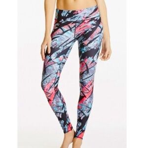 Fabletics brush stroke leggings (small)